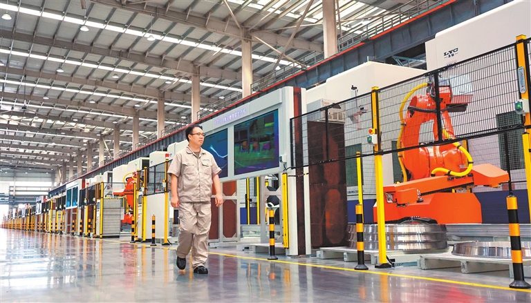 做推动高质量发展和高效能治理的践行者——习近平总书记在河南考察时的重要讲话激励干部群众奋勇争先谱新篇